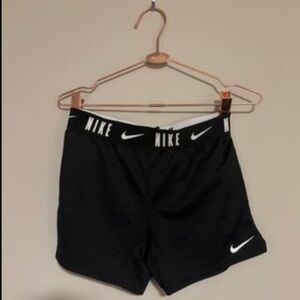 black Nike dri fit short
